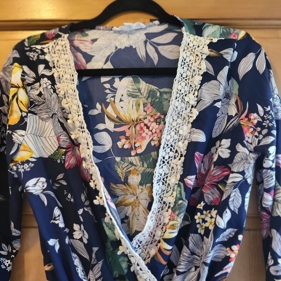 Love Tree Blue Floral Romper - Picture 5 of 6